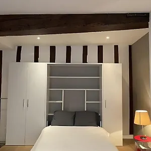 Modern In The Heart Of St-germain , Paris Frankreich